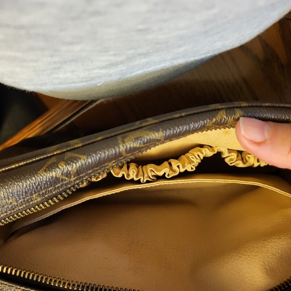 LOUIS VUITTON Monogram Trousse Toilette 28 - Picture 6 of 9